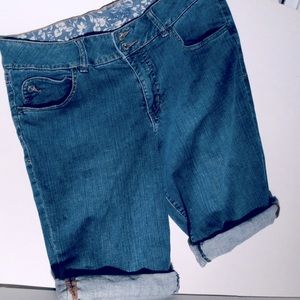 Jag Jean Boyfriend Cuffed Cut offs